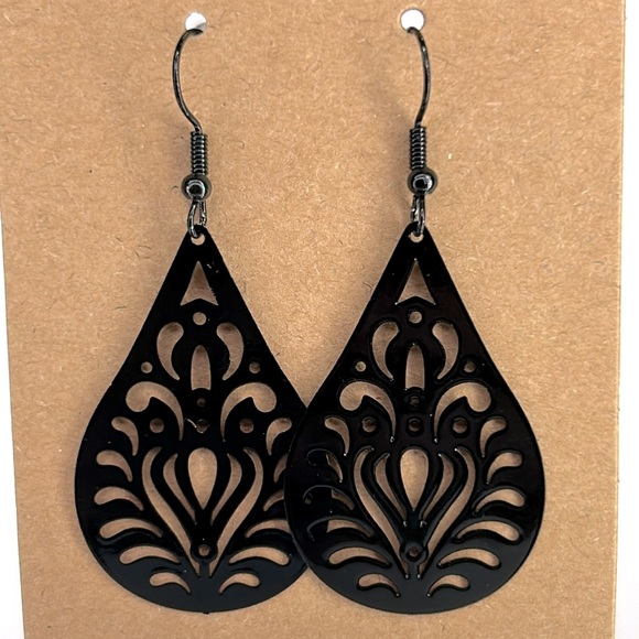 Jewelry - Delicate Brass Teardrop Dangle Earrings